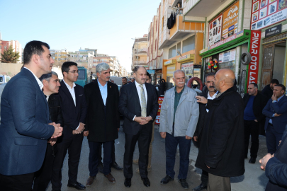 Başkan Gülpınar, Esnafı Ziyaret Edip Asfalt Çalışmalarını İnceledi 