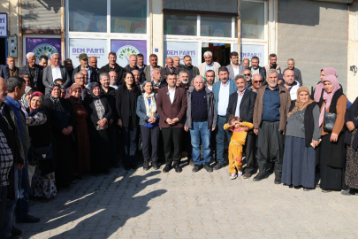 "Halfeti’de Newroz Coşkusu: Öcalan’a Selam, Barışa Adım"